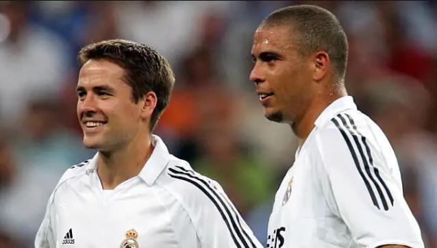 他与球员建 他与球员建