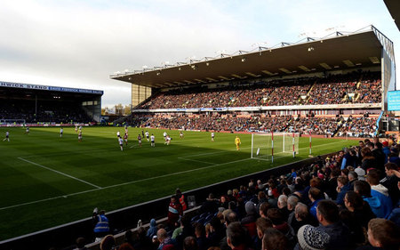 更在场面上 更在场面上