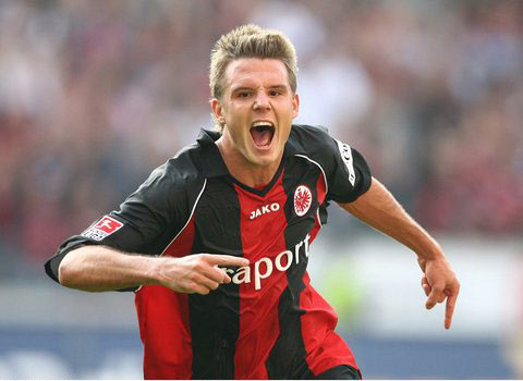 他出生于一 他出生于一